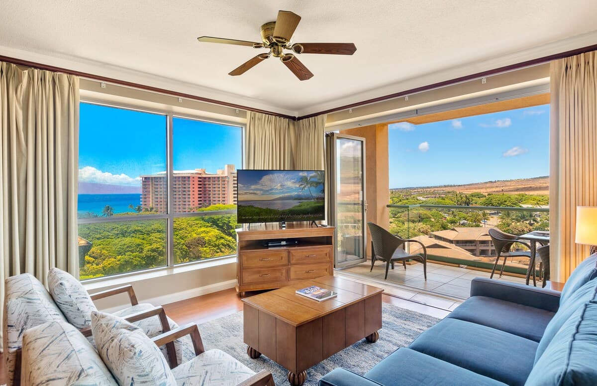 Condo in Lahaina · ★5.0 · 2 bedrooms · 3 beds · 2 baths - Photo 4