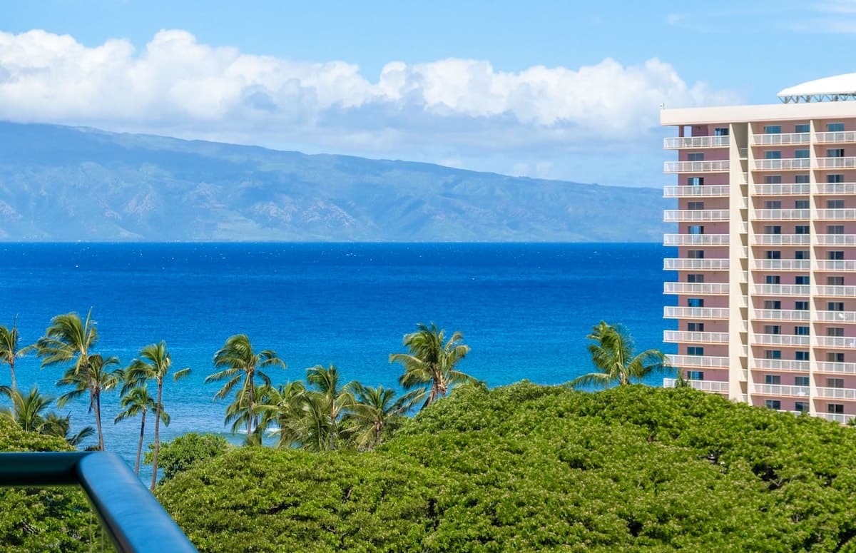 Condo in Lahaina · ★5.0 · 2 bedrooms · 3 beds · 2 baths - Photo 1
