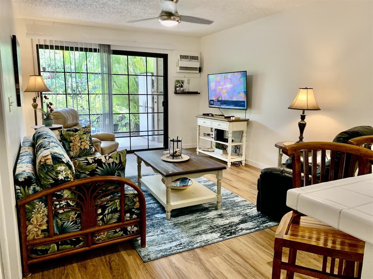 Condo in Kailua-Kona · ★4.79 · 2 bedrooms · 3 beds · 2 private baths - Photo 1