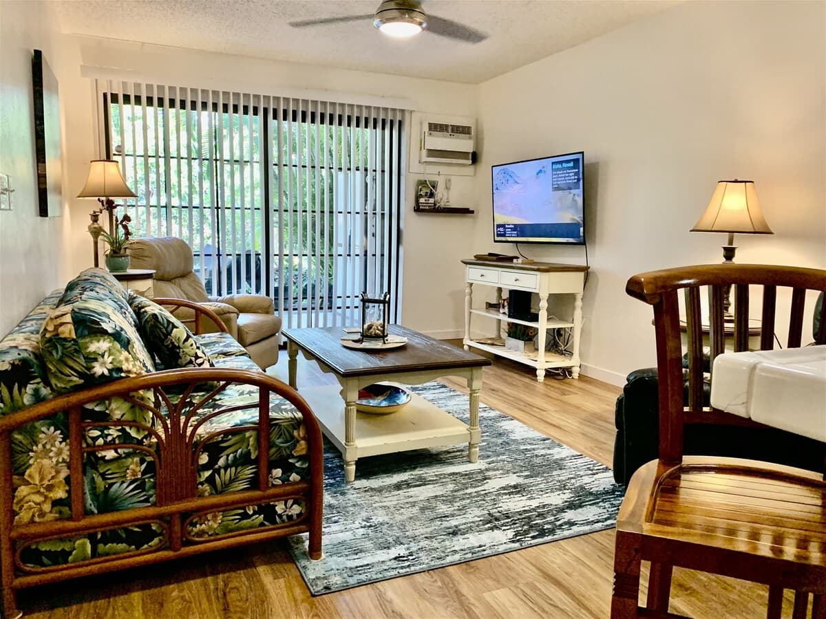 Condo in Kailua-Kona · ★4.79 · 2 bedrooms · 3 beds · 2 private baths - Photo 4