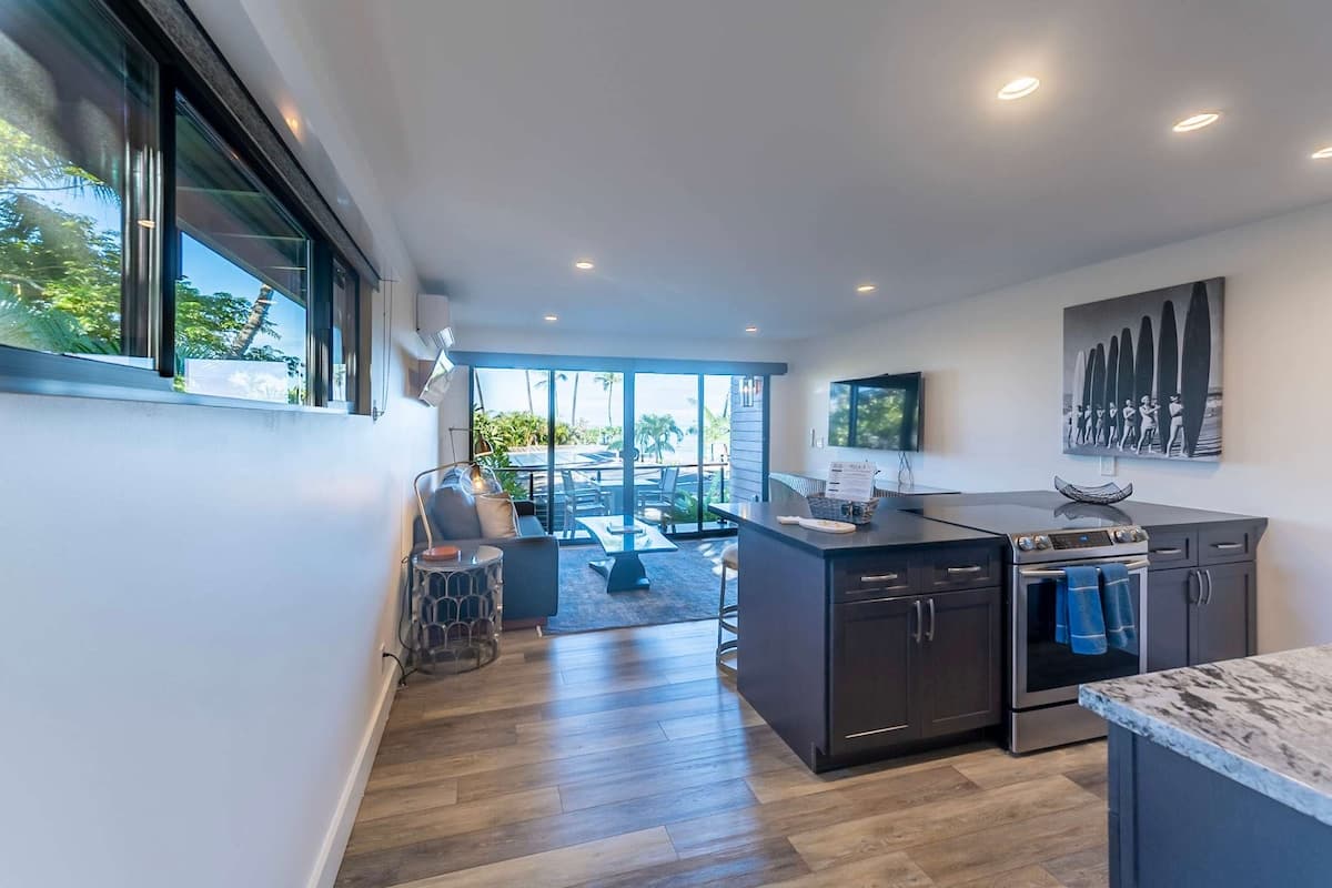 Home in Kihei · ★4.92 · 1 bedroom · 2 beds · 1 bath - Photo 2