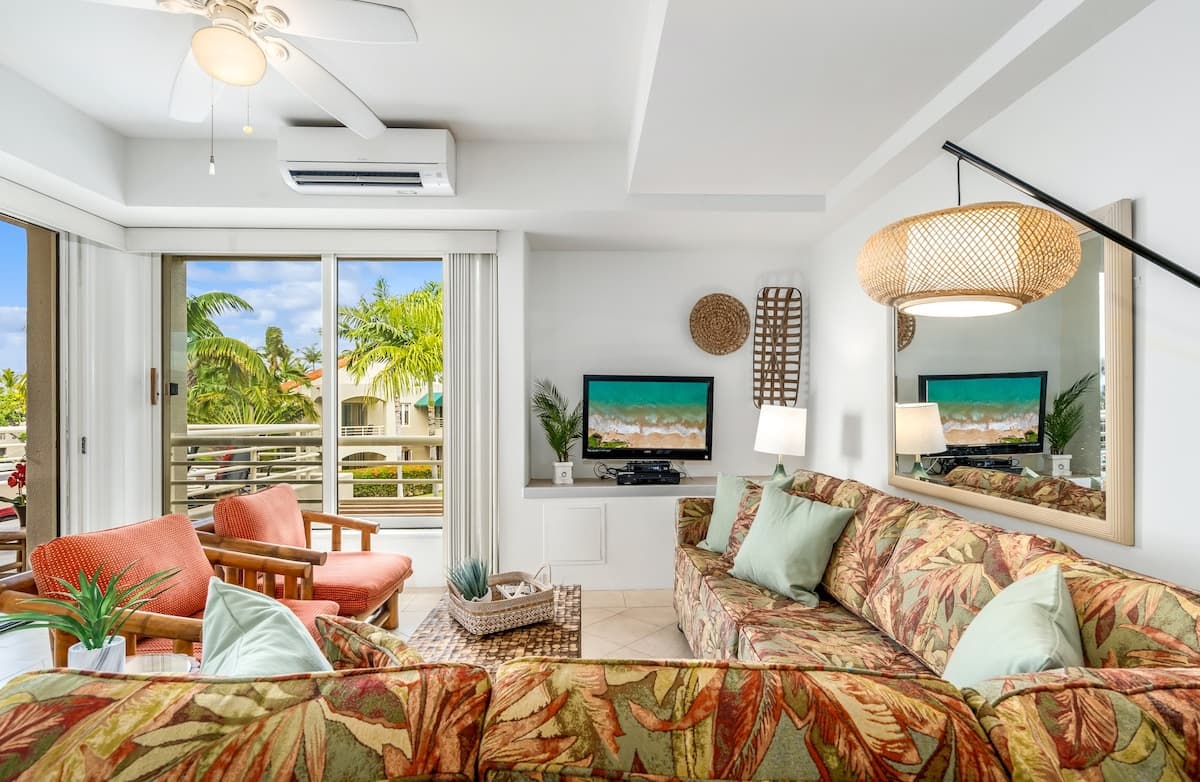 Condo in Kihei · ★4.86 · 2 bedrooms · 4 beds · 2 baths - Photo 2