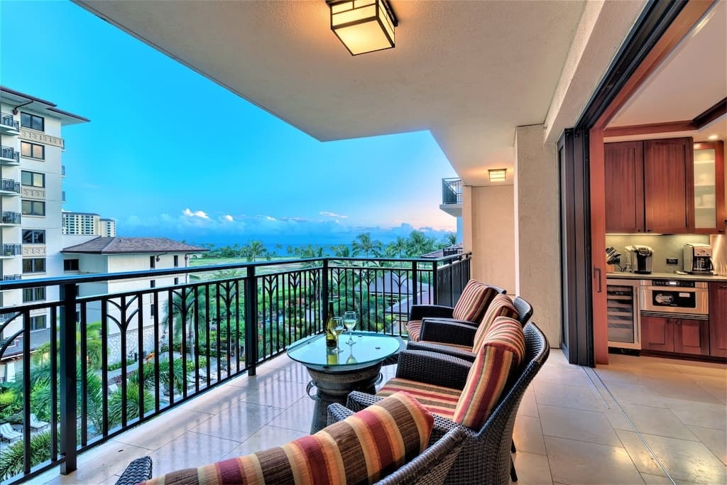 Villa in Honolulu County · ★4.86 · 3 bedrooms · 4 beds · 3 private baths - Photo 3