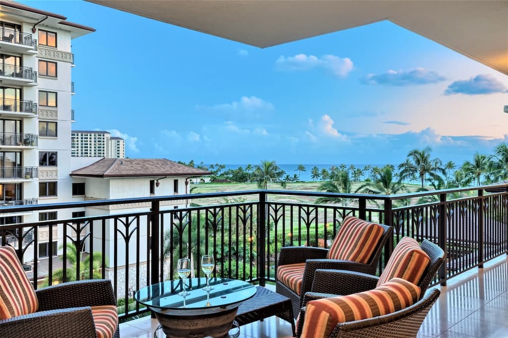 Villa in Honolulu County · ★4.86 · 3 bedrooms · 4 beds · 3 private baths - Photo 2