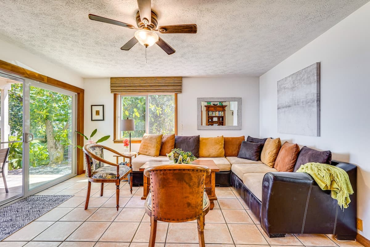 Townhouse in Kailua-Kona · ★4.73 · 2 bedrooms · 3 beds · 2 baths - Photo 3