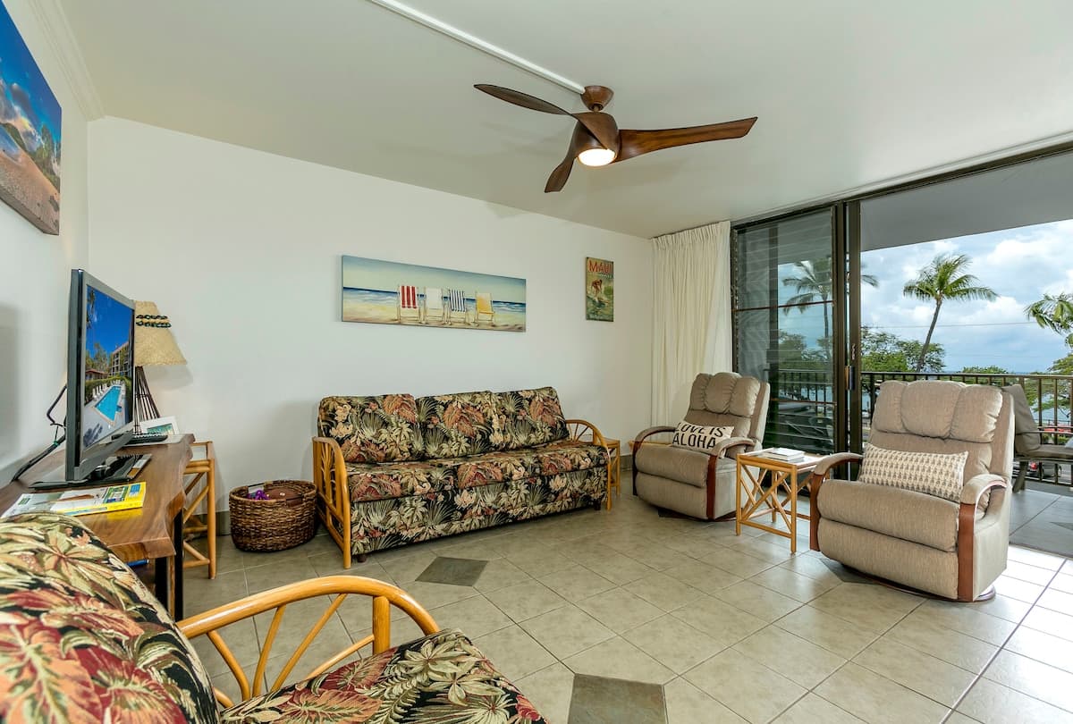 Condo in Kihei · ★4.67 · 2 bedrooms · 4 beds · 2 shared baths - Photo 2