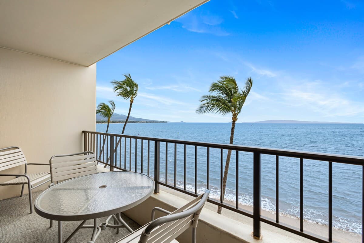 Condo in Kihei · ★4.92 · 1 bedroom · 2 beds · 1 bath - Photo 4