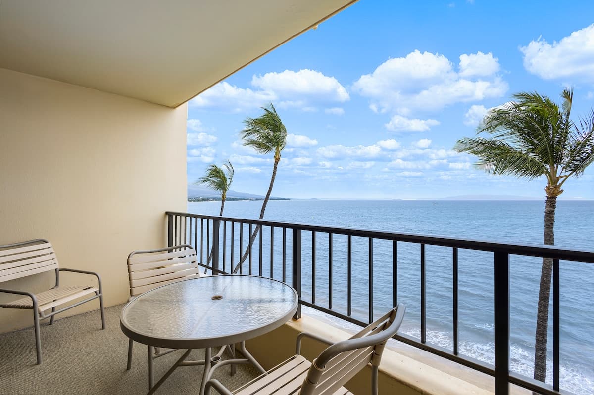 Condo in Kihei · ★4.83 · 1 bedroom · 2 beds · 1 bath - Photo 3