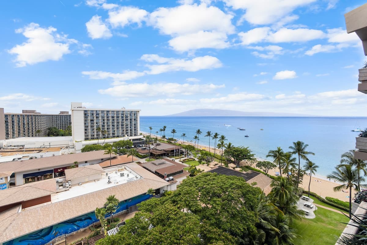 Condo in Lahaina · ★4.63 · 2 bedrooms · 3 beds · 2 baths - Photo 3