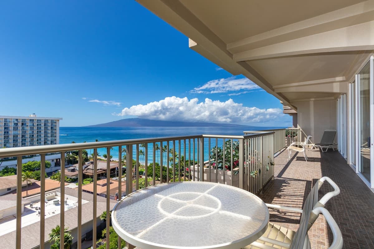 Condo in Lahaina · ★4.63 · 2 bedrooms · 3 beds · 2 baths - Photo 4