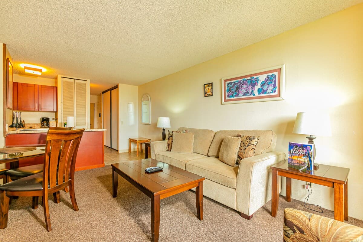 Condo in Kihei · ★4.36 · 1 bedroom · 2 beds · 1 shared bath - Photo 5