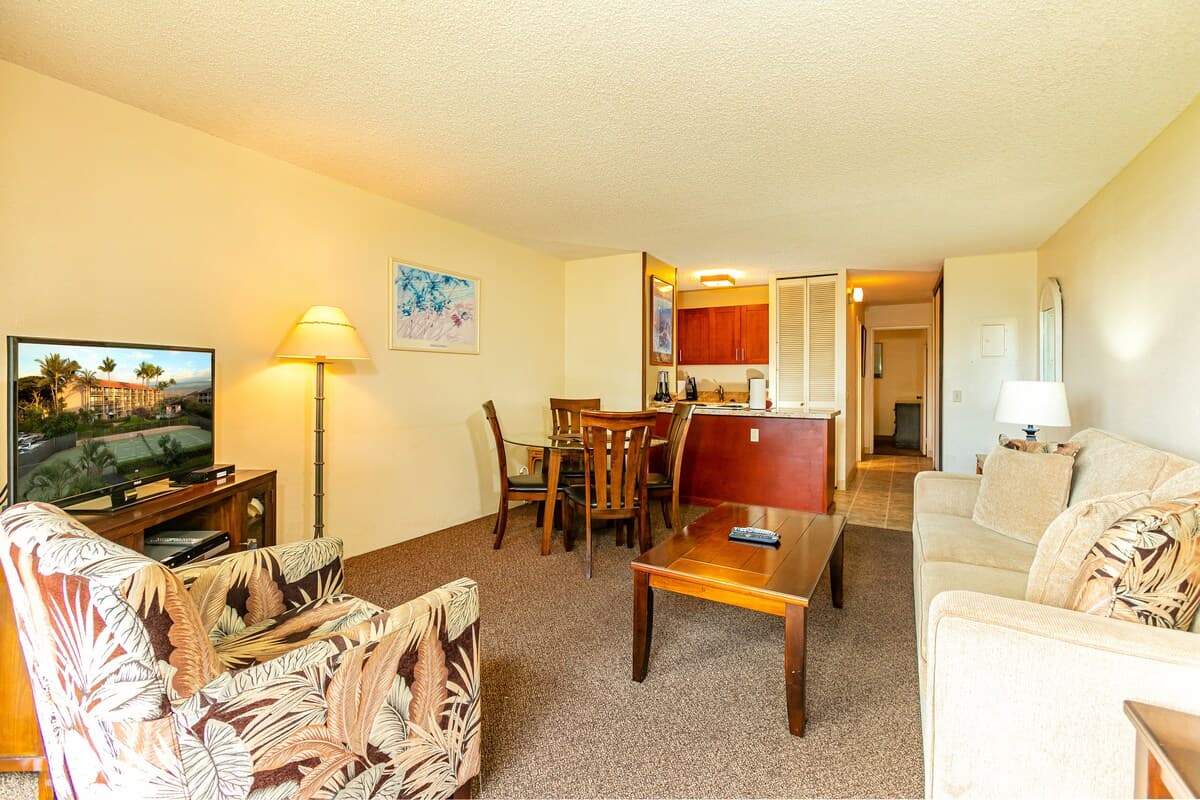 Condo in Kihei · ★4.36 · 1 bedroom · 2 beds · 1 shared bath - Photo 4