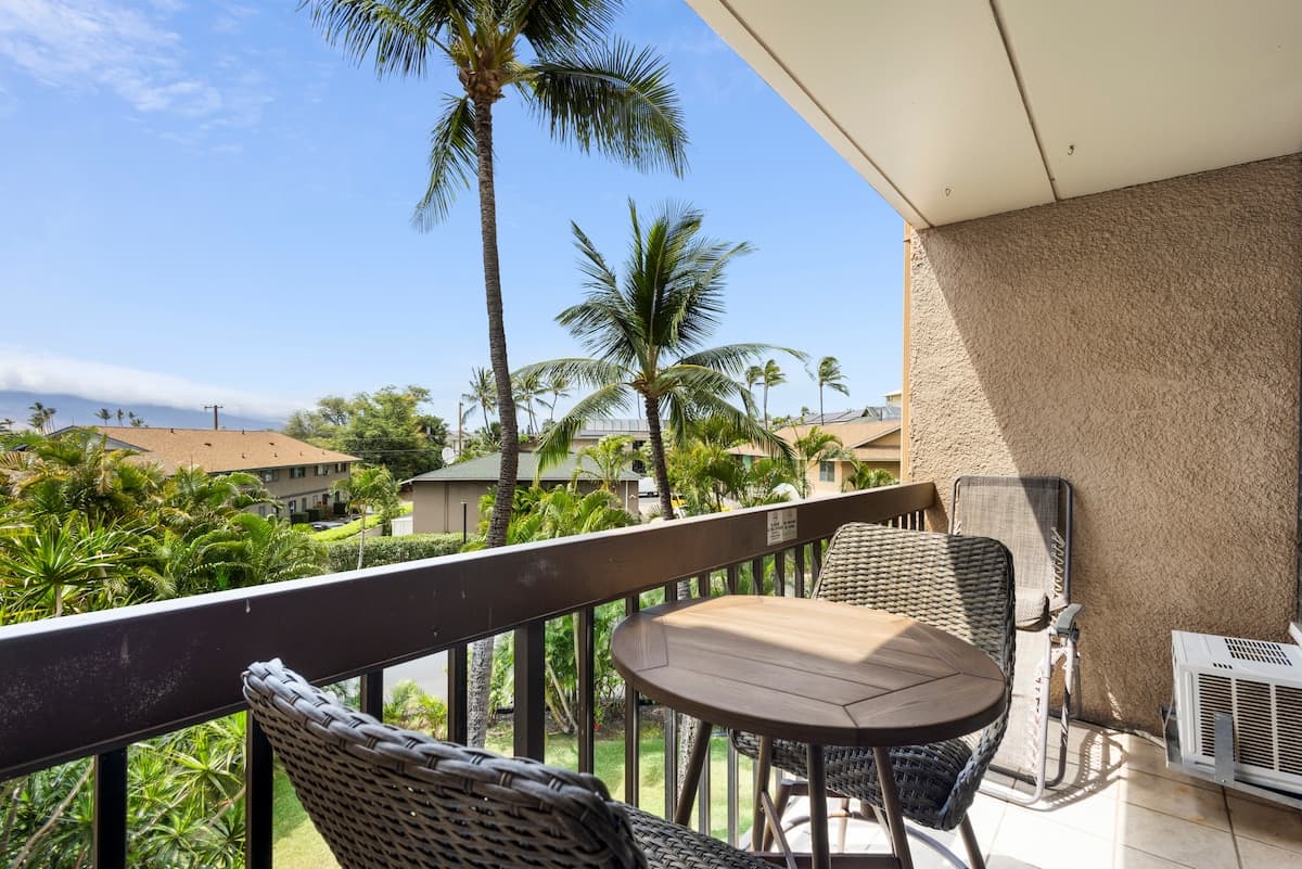 Condo in Kihei · ★4.5 · 1 bedroom · 2 beds · 1 shared bath - Photo 1