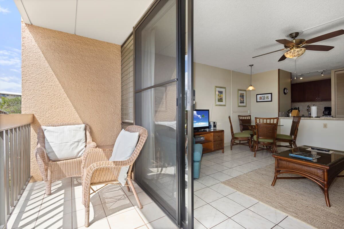 Condo in Kihei · ★4.17 · 1 bedroom · 2 beds · 1 bath - Photo 2