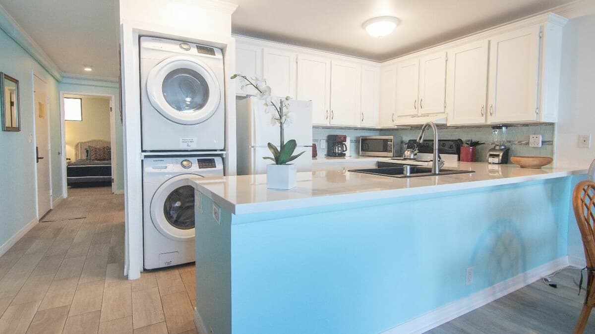 Condo in Kailua-Kona · ★4.71 · 2 bedrooms · 3 beds · 2 baths - Photo 2