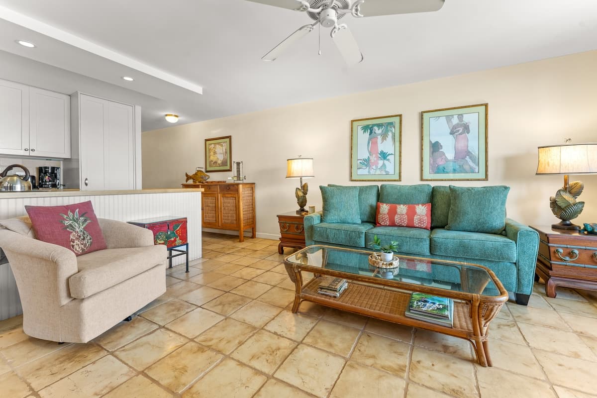 Condo in Lahaina · ★4.87 · 1 bedroom · 1 bed · 1 bath - Photo 4