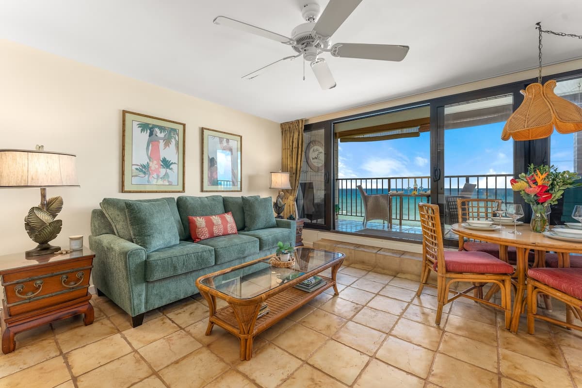 Condo in Lahaina · ★4.87 · 1 bedroom · 1 bed · 1 bath - Photo 3