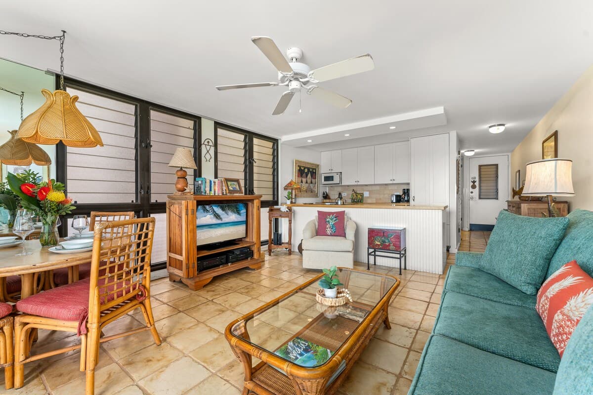 Condo in Lahaina · ★4.87 · 1 bedroom · 1 bed · 1 bath - Photo 5