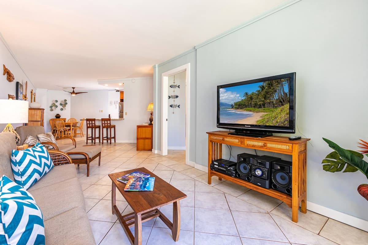 Condo in Kihei · ★4.67 · 1 bedroom · 2 beds · 1 shared bath - Photo 3