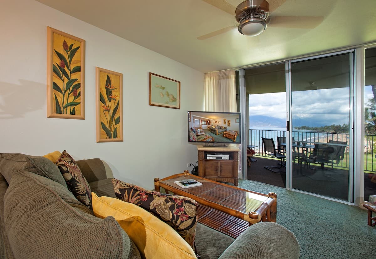 Condo in Kihei · ★4.33 · 2 bedrooms · 3 beds · 2 shared baths - Photo 3