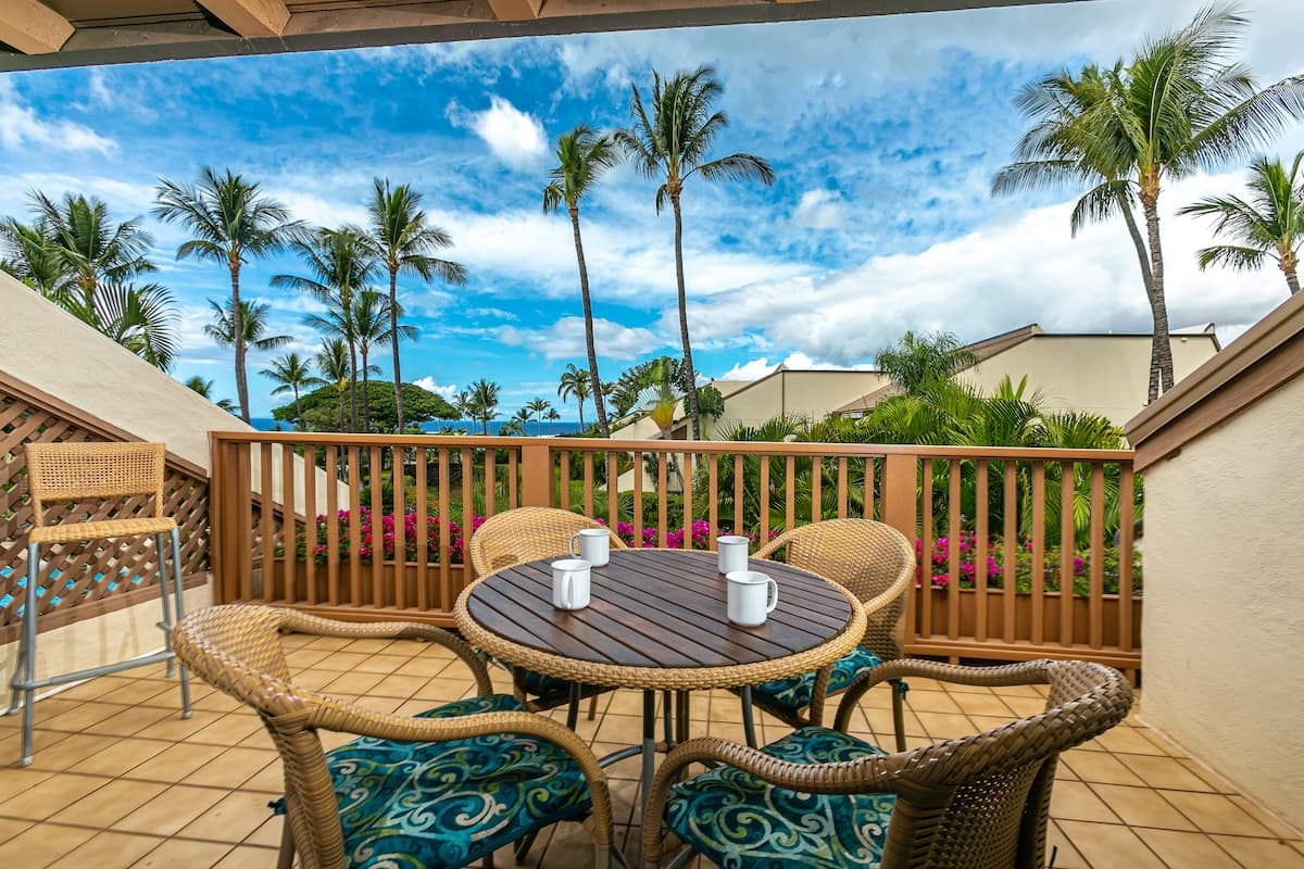 Condo in Kihei · ★4.9 · 2 bedrooms · 3 beds · 2 shared baths - Photo 1