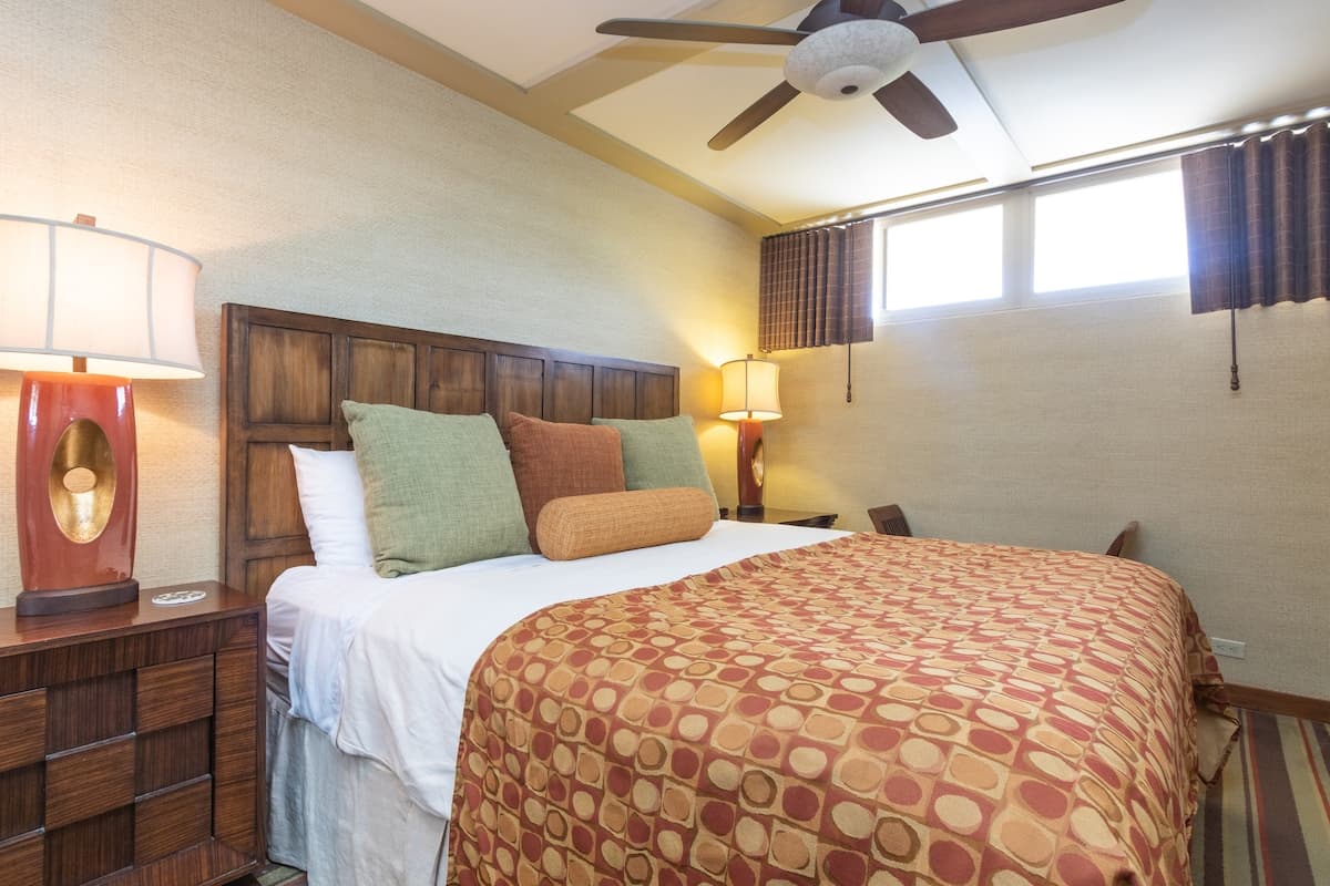 Condo in Kahana · ★4.83 · 1 bedroom · 2 beds · 1 shared bath - Photo 2