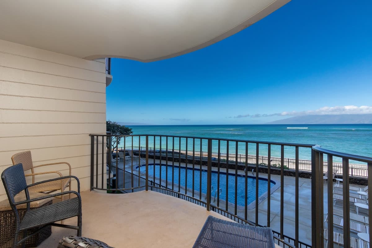 Condo in Kahana · ★4.83 · 1 bedroom · 2 beds · 1 shared bath - Photo 1