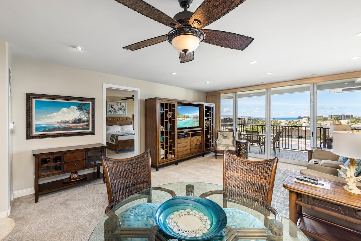 Condo in Lahaina · ★5.0 · 1 bedroom · 1 bed · 2 baths - Photo 1