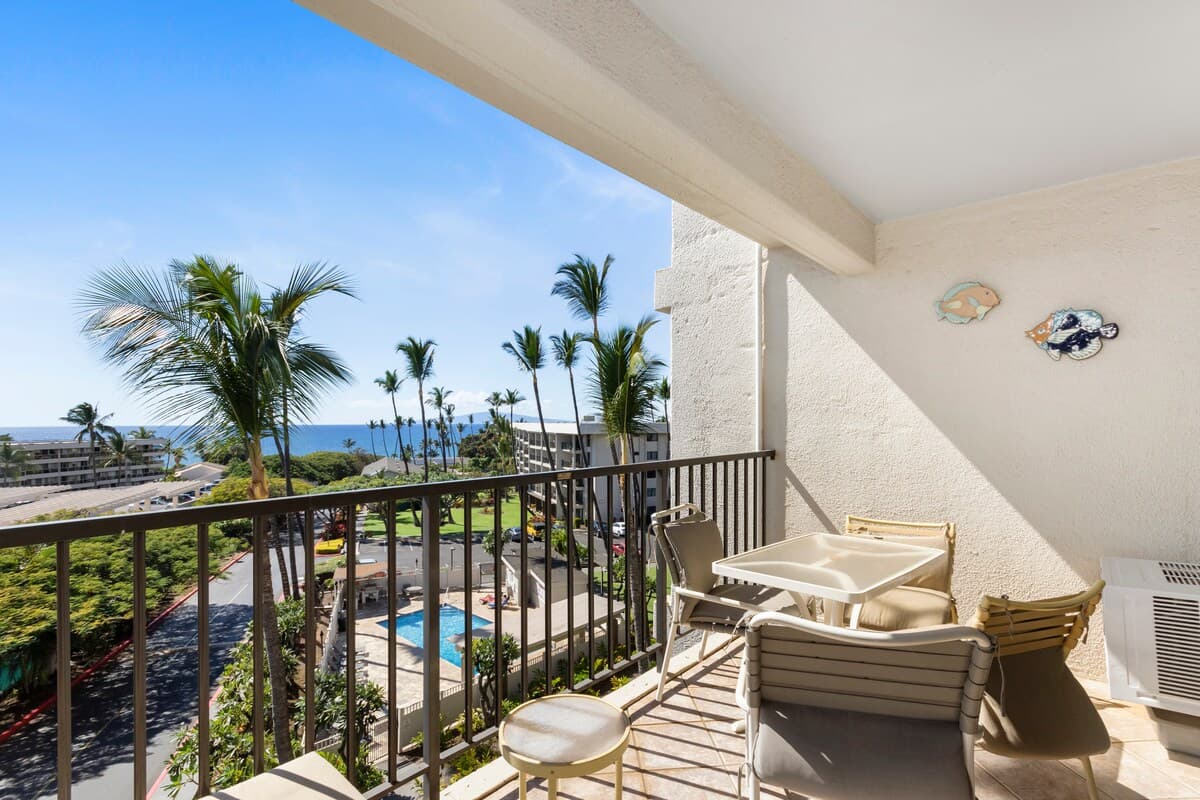 Condo in Kihei · ★4.64 · 2 bedrooms · 4 beds · 2 shared baths - Photo 4