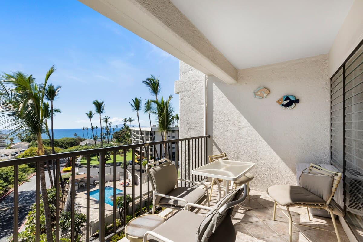 Condo in Kihei · ★4.64 · 2 bedrooms · 4 beds · 2 shared baths - Photo 2