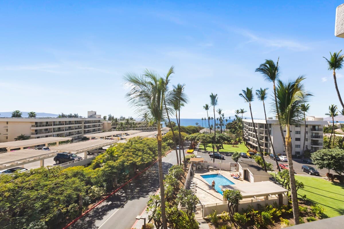 Condo in Kihei · ★4.64 · 2 bedrooms · 4 beds · 2 shared baths - Photo 3