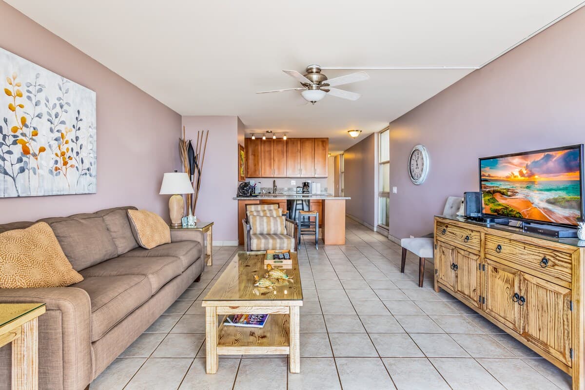 Condo in Lahaina · ★4.76 · 1 bedroom · 1 bed · 1 bath - Photo 4