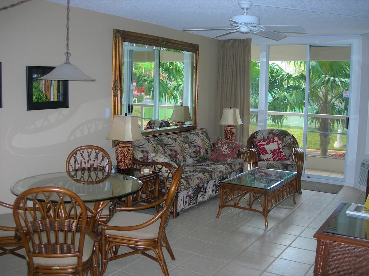 Condo in Kihei · ★4.6 · 2 bedrooms · 4 beds · 2 shared baths - Photo 1
