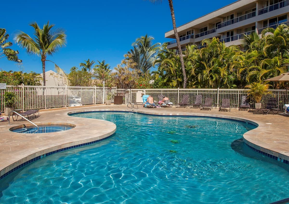 Condo in Kihei · ★4.6 · 2 bedrooms · 4 beds · 2 shared baths - Photo 4