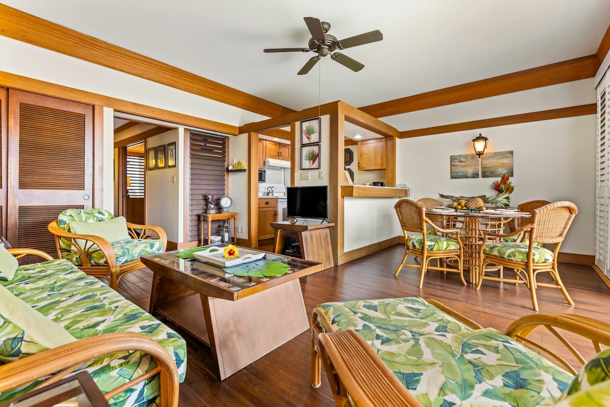 Condo in Koloa · ★4.56 · 1 bedroom · 2 beds · 1 shared bath - Photo 3