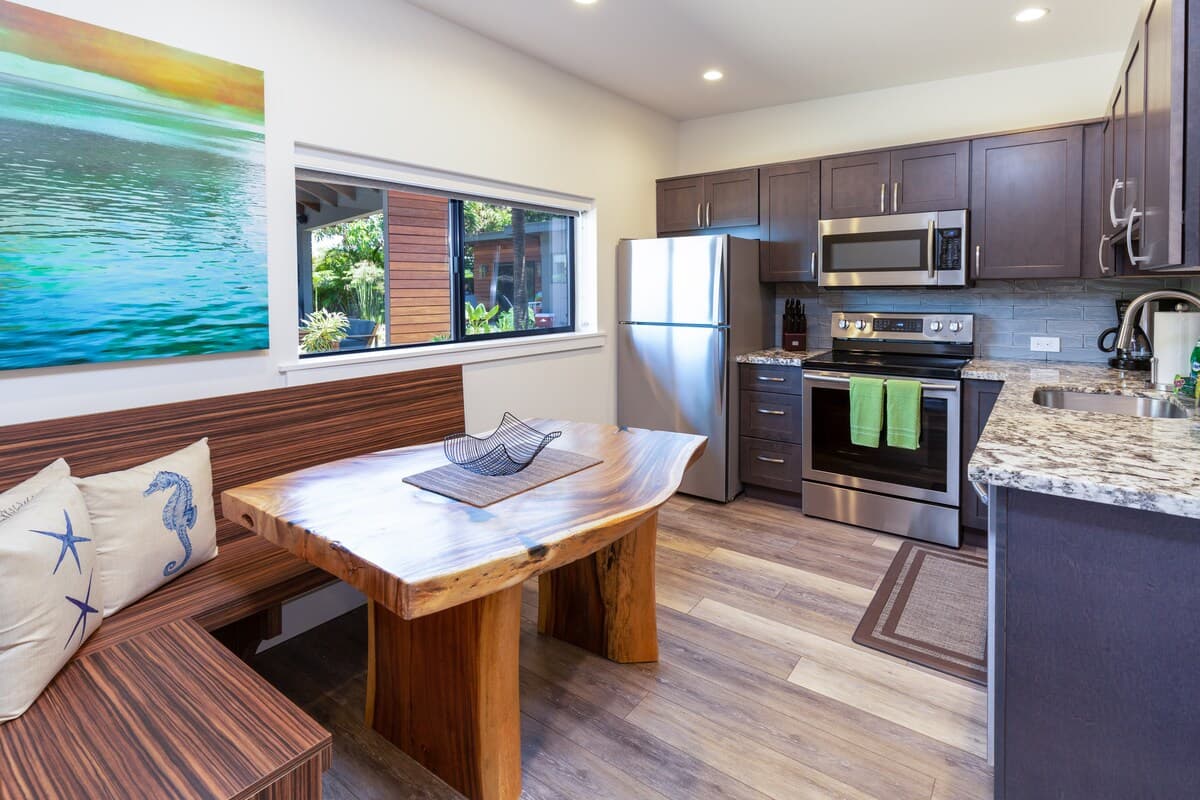 Home in Kihei · ★5.0 · 10 bedrooms · 10 beds · 10 baths - Photo 5