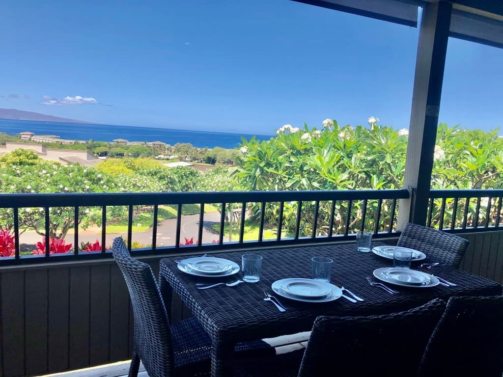 Condo in Kihei · ★4.8 · 2 bedrooms · 4 beds · 2 shared baths - Photo 3