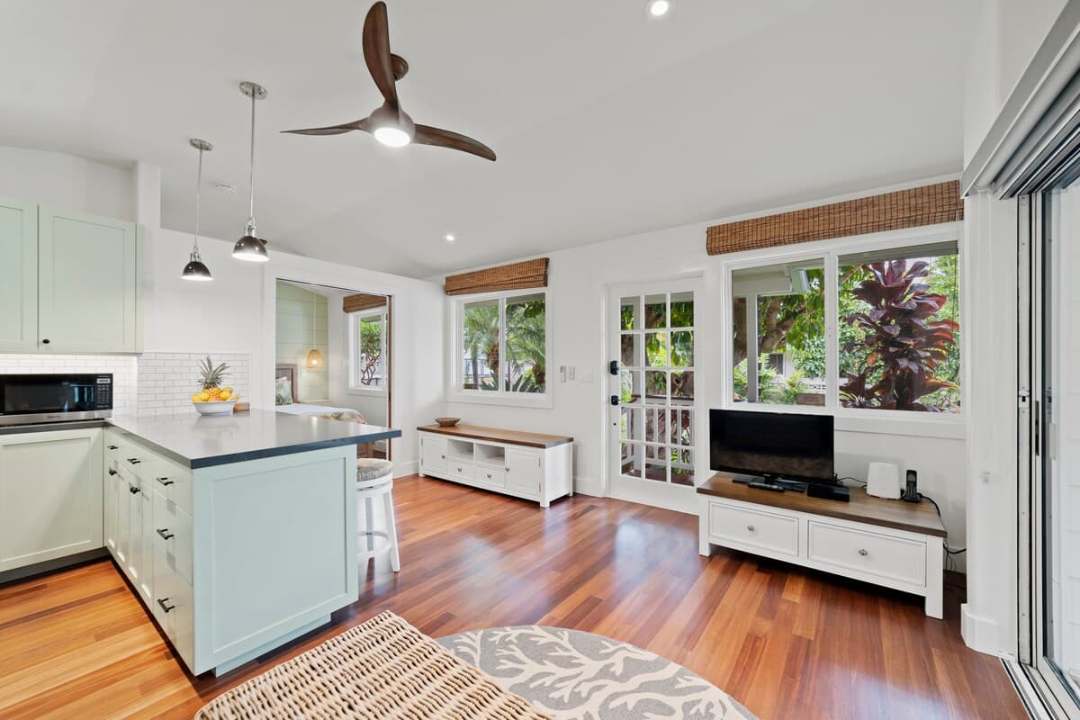 Home in Kailua · ★4.73 · 1 bedroom · 1 bed · 1 shared bath - Photo 3