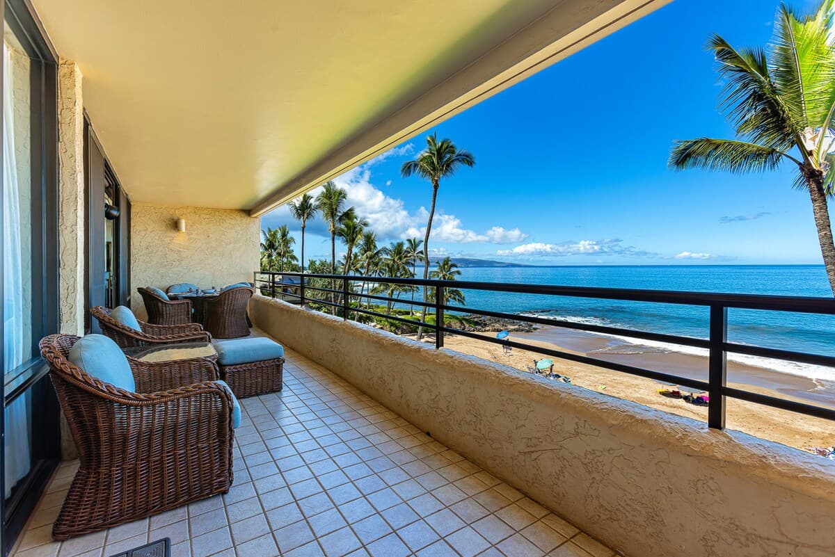 Condo in Kihei · ★4.95 · 2 bedrooms · 4 beds · 2 baths - Photo 4