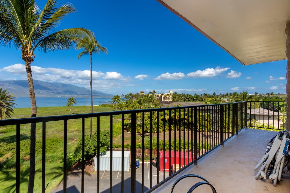 Condo in Kihei · ★4.59 · 2 bedrooms · 4 beds · 2 shared baths - Photo 5