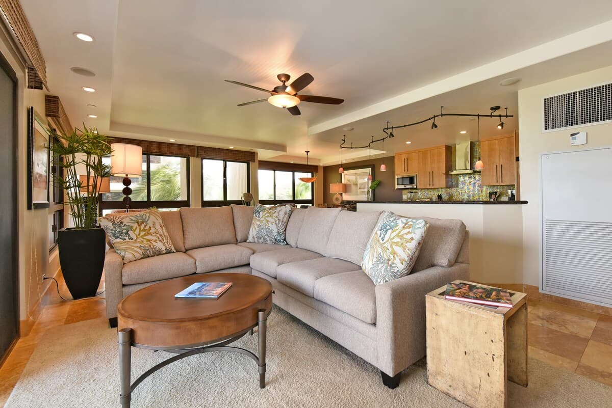 Condo in Lahaina · ★4.81 · 2 bedrooms · 4 beds · 2 baths - Photo 5