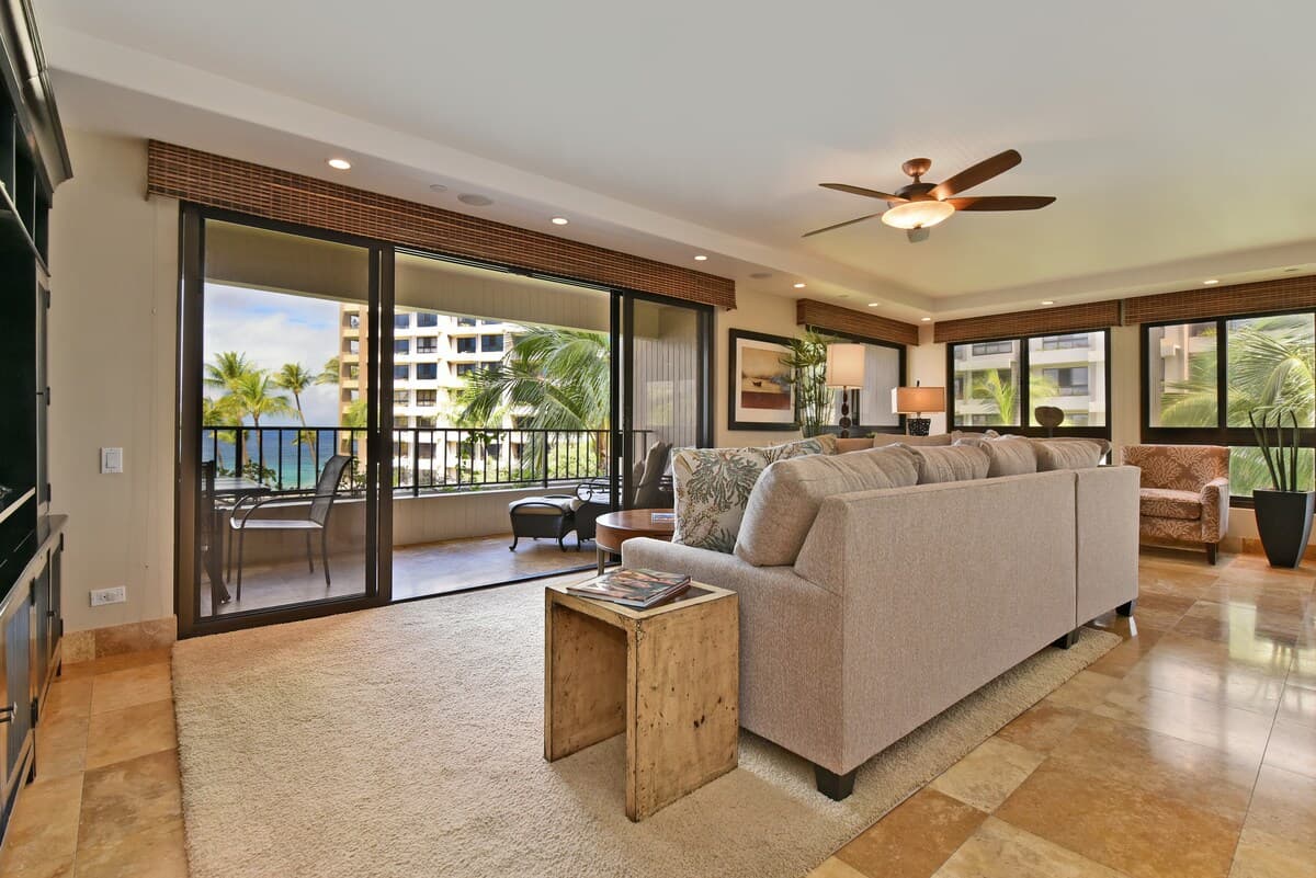 Condo in Lahaina · ★4.81 · 2 bedrooms · 4 beds · 2 baths - Photo 3