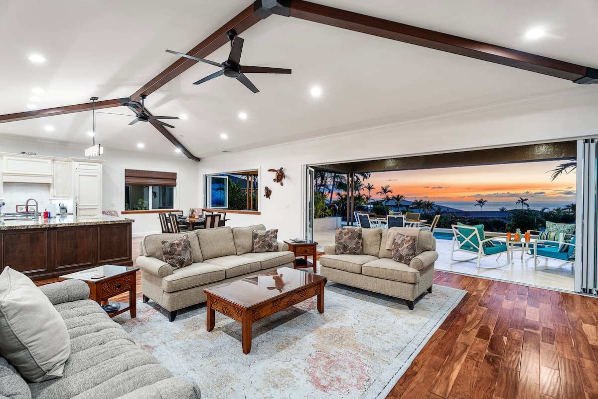 Home in Kailua-Kona · ★4.93 · 3 bedrooms · 7 beds · 3.5 baths - Photo 4
