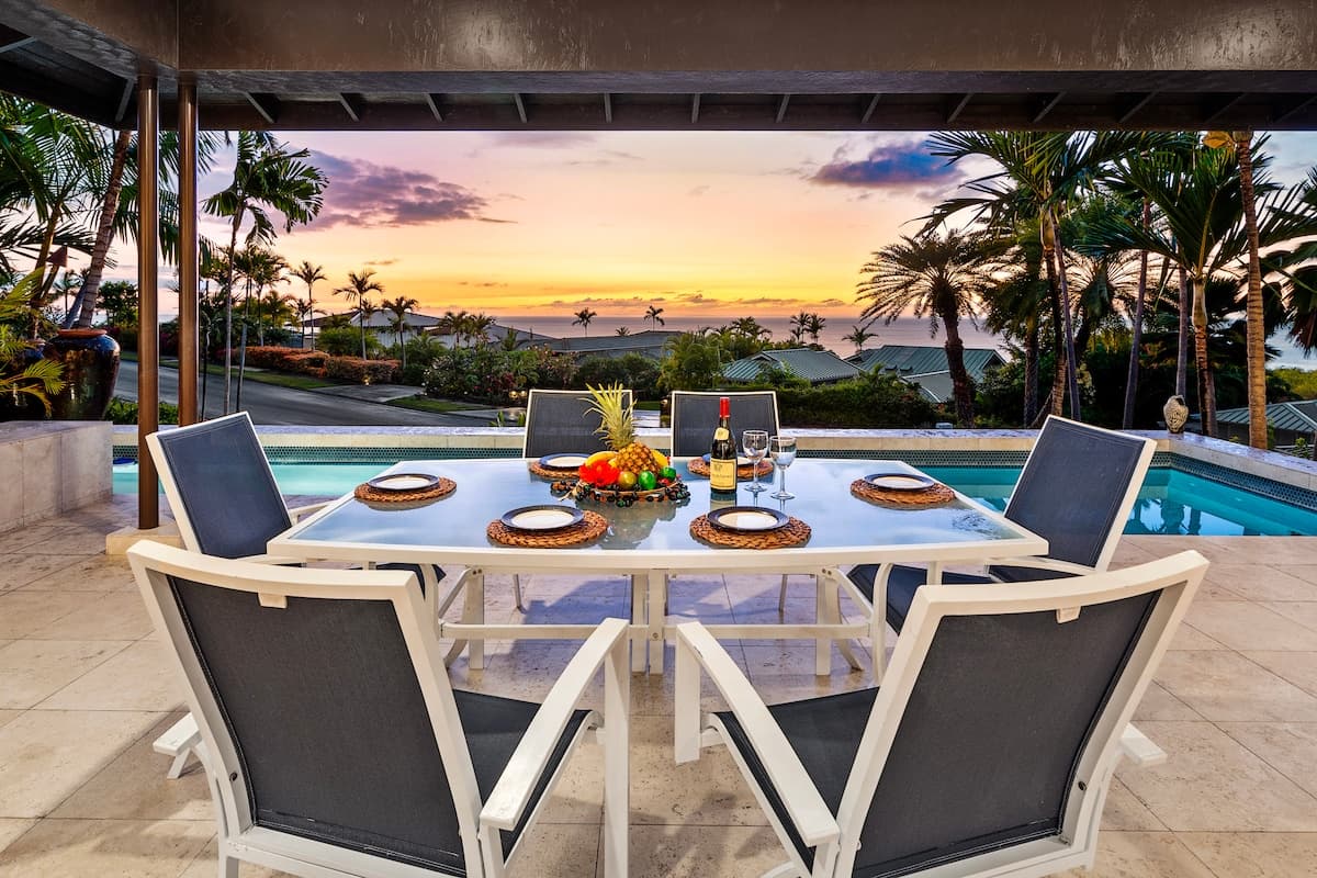 Home in Kailua-Kona · ★4.93 · 3 bedrooms · 7 beds · 3.5 baths - Photo 1