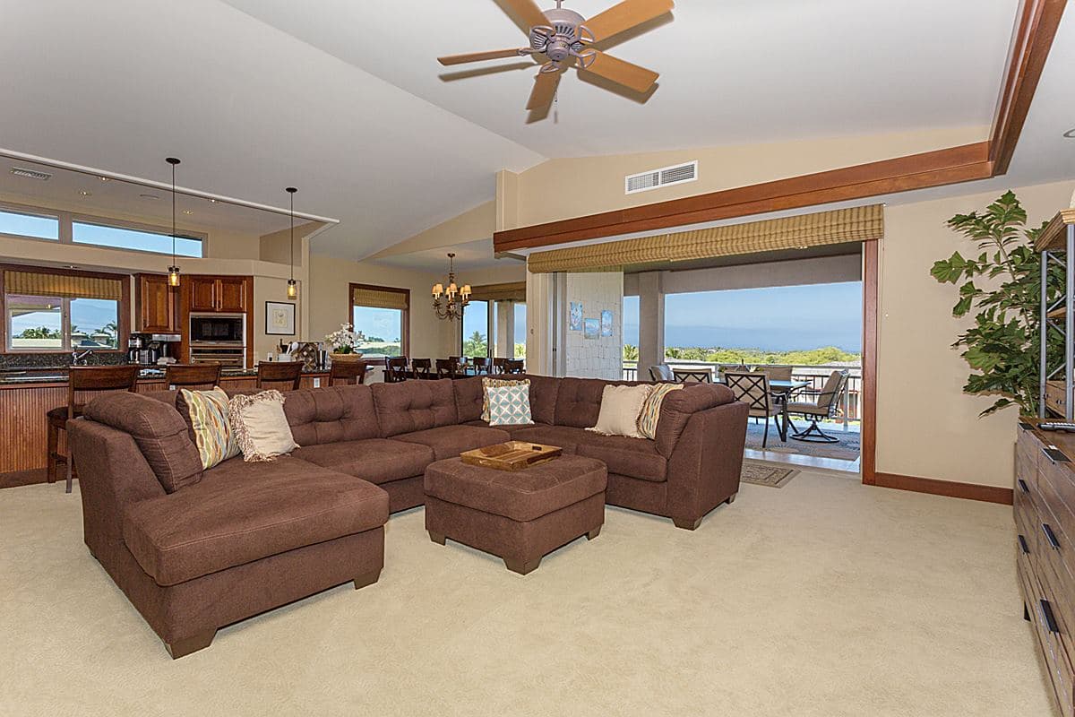 Condo in Waimea · ★4.92 · 3 bedrooms · 4 beds · 3.5 shared baths - Photo 3