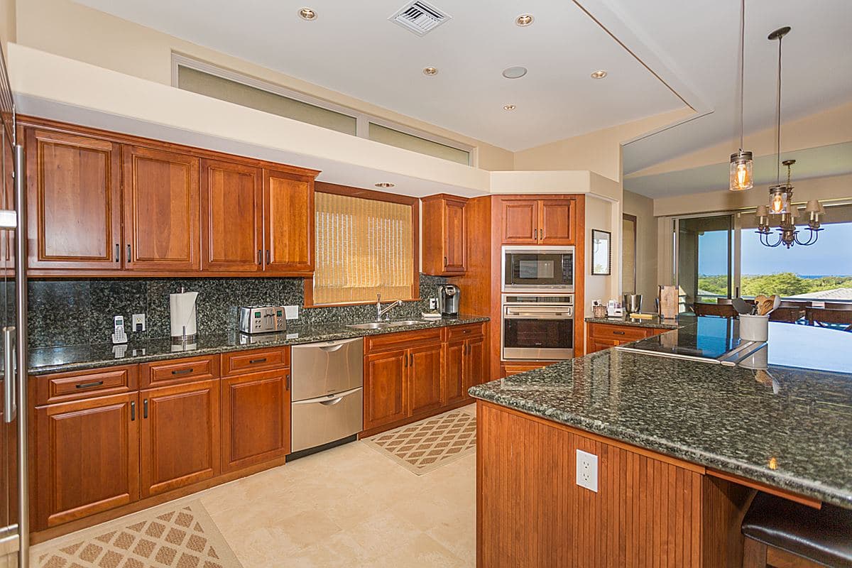 Condo in Waimea · ★4.92 · 3 bedrooms · 4 beds · 3.5 shared baths - Photo 5