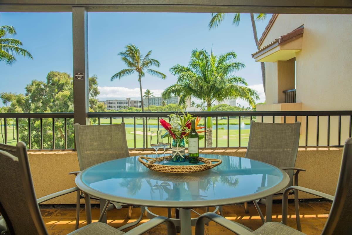 Condo in Lahaina · ★4.79 · 2 bedrooms · 4 beds · 2 baths - Photo 1