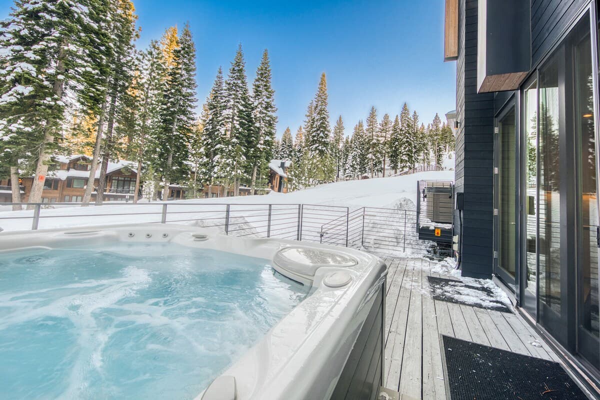 New Ski-In/Ski-Out Northstar Townhome w/Hot Tub - Photo 2