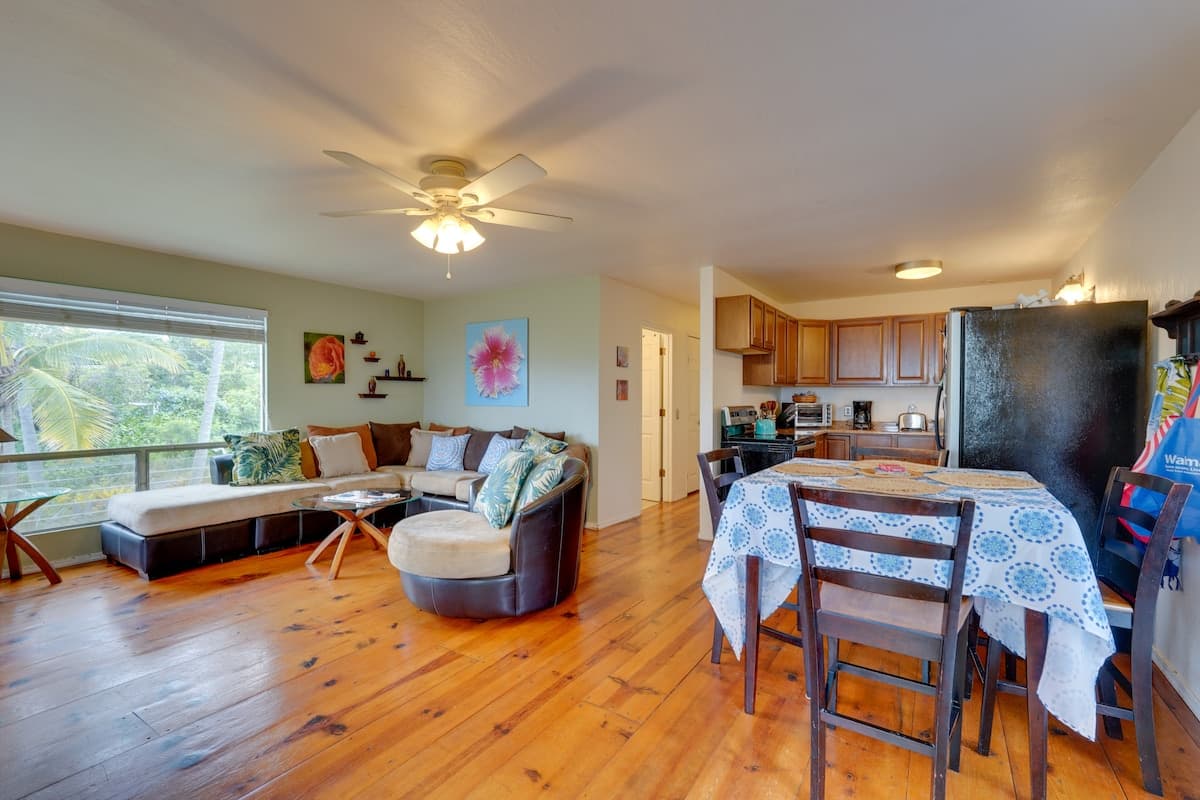 Home in Kailua-Kona · ★4.33 · 2 bedrooms · 3 beds · 1 shared bath - Photo 3