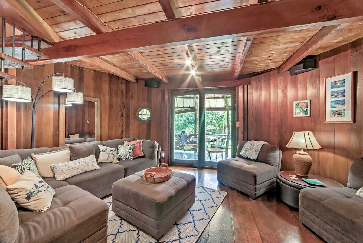 Home in Keaau · ★4.62 · 2 bedrooms · 2 beds · 2 shared baths - Photo 5